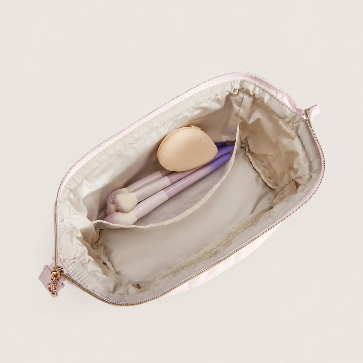 PuffyBeauty | Stijlvolle toilettas voor al je beautyfavorieten